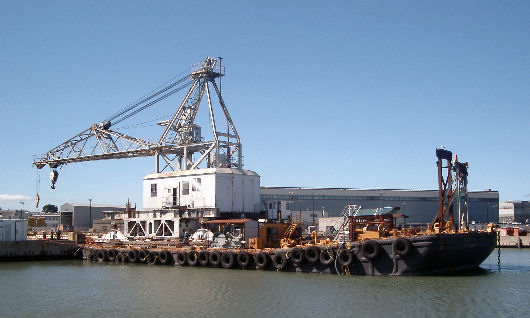 Hunter Point crane loaded onto barge
