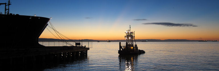 SF drydock transport on Tern - Hooking up tugs at sunrise